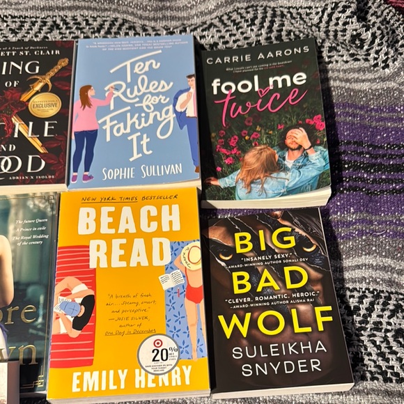 Assorted Book Collection - Picture 6 of 6